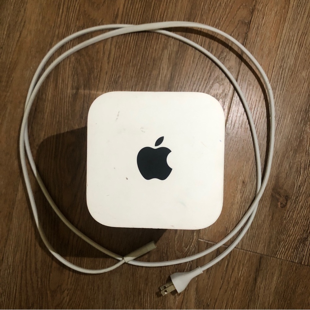 Apple Air Port Model A1521 🖥️ 🛜
